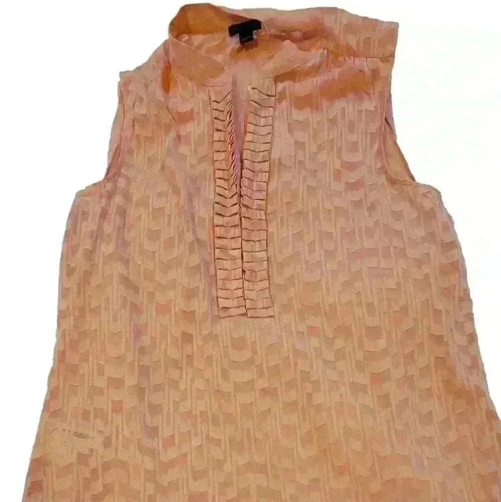 NWT ANN TAYLOR SLEEVELESS TOP